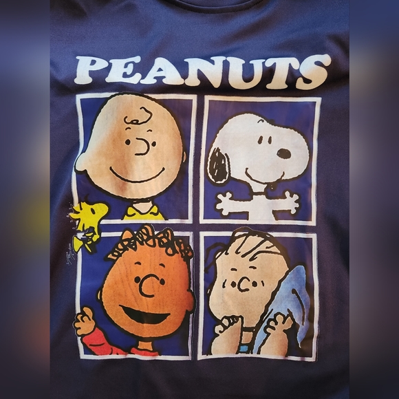 No brand, size XL peanuts top - Picture 2 of 3